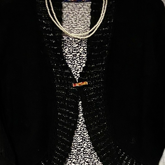 Elle Sz-M Black Cardigan/Shrug- Open Knit Stitching Around Edge/Hem, 3/4 Sleeves - Picture 10 of 16